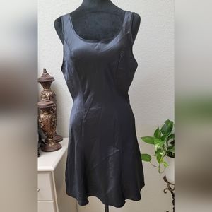 Gillian & O'Malley black slip size medium.